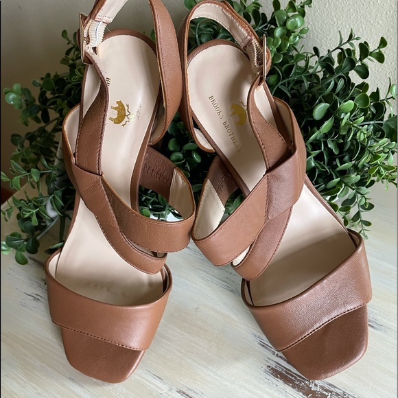 Brooks brothers vegan leather strap heel sandals Sz 81/2 - Picture 3 of 7